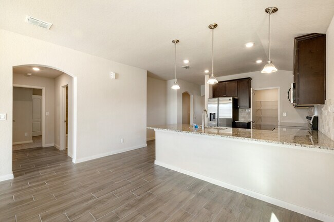 Building Photo - 1380 Kelly River St