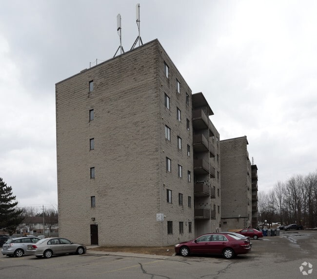 Building Photo - 550 Westmount Road West