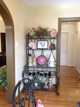 Building Photo - 704 Sue St