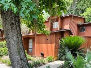 Building Photo - 900 SW 62nd Blvd