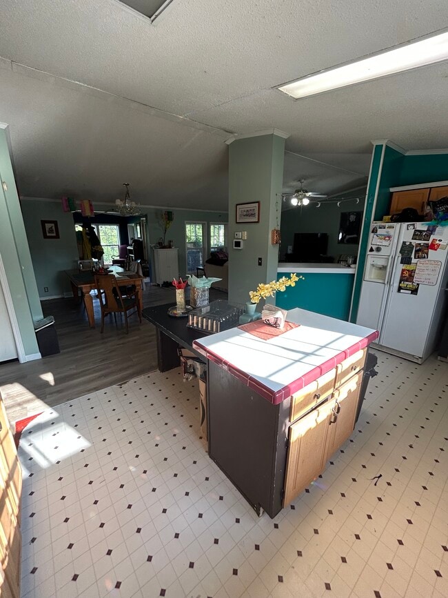 Kitchen - 586 Sells Ln
