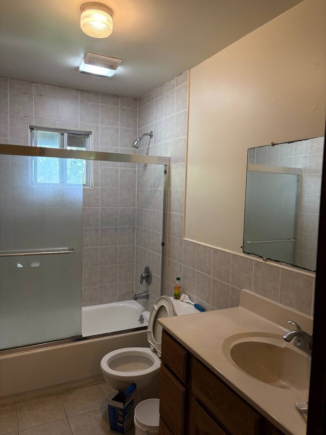 Building Photo - 52 B Evergreen St