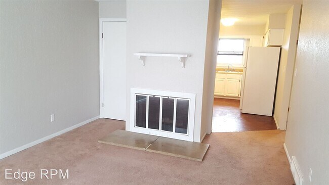Building Photo - 3 br, 1 bath Apartment - 5711 Dahlia BD