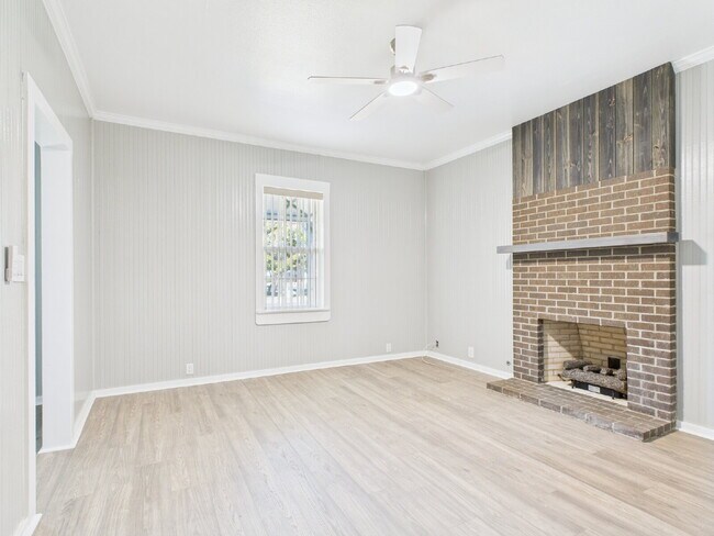 Foto del edificio - Gorgeous 4/3 in Quiet Neighborhood Utiliti...