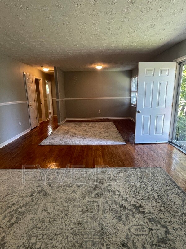 Building Photo - 3110 Sanderson Rd