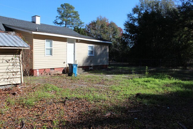 Building Photo - Massey Hill