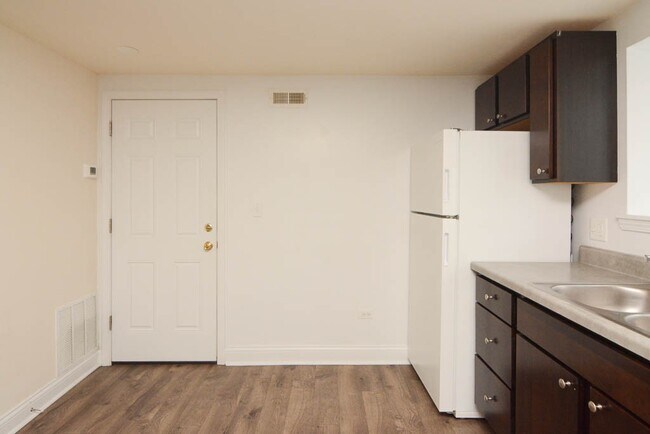 Foto del edificio - 1524 N Kedzie Ave