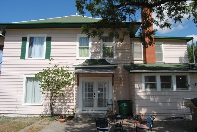 Building Photo - PAY NO SECURITY DEPOSIT! Stately 4 Bedroom...