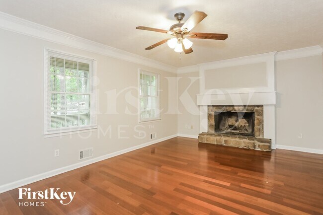 Foto del edificio - 173 Shady Ln Cir