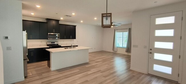Building Photo - West Summerlin Townhouse - 1833-SqFt. - 3-beds, 2.5-baths, 2-car attached garage, Gated Comm.