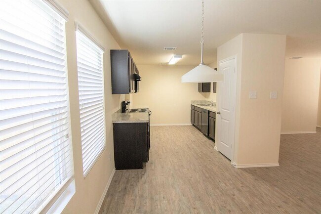 Building Photo - 373 N Meadows Dr
