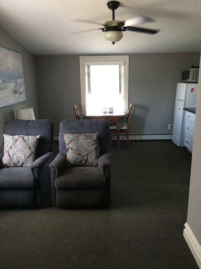 looking into dining area - 323 Edelweiss Rd