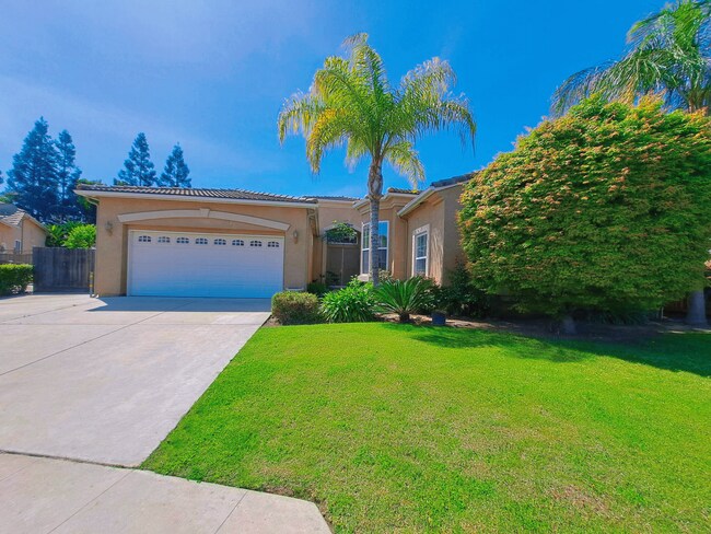 Foto del edificio - Charming 4 Bedroom House To Call Home!