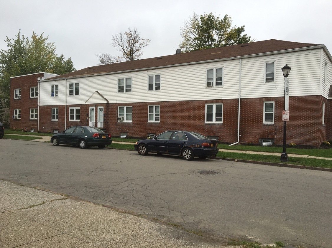 Primary Photo - 894 Kenmore Ave