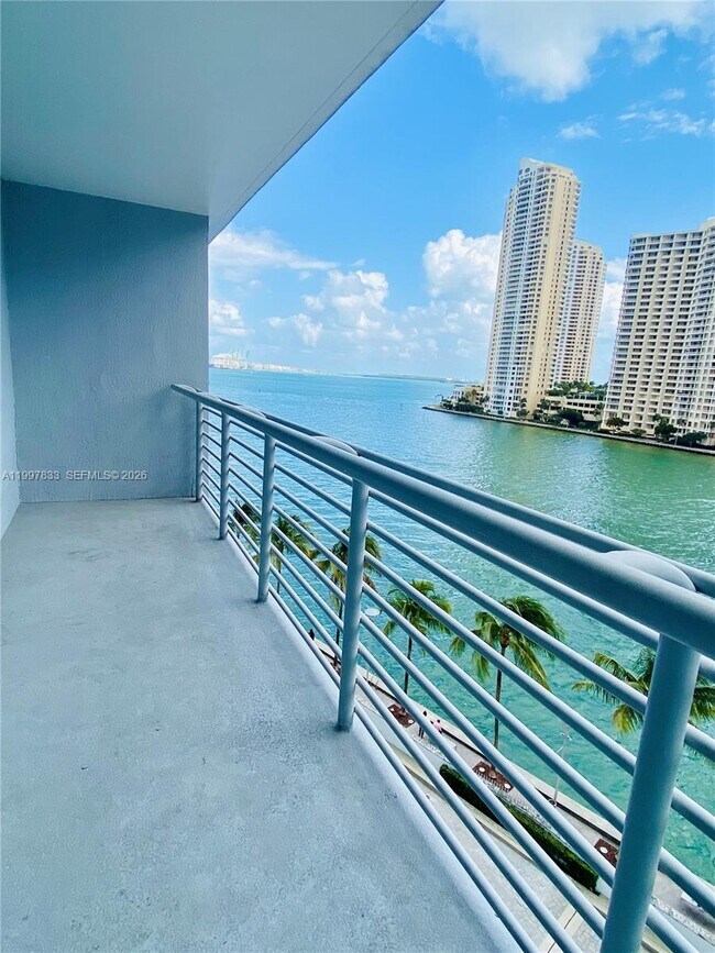 Building Photo - 325 S Biscayne Blvd