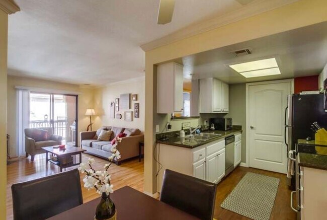 Foto del edificio - 12071 Alta Carmel Ct