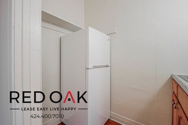 Building Photo - 246 S Kenmore Ave