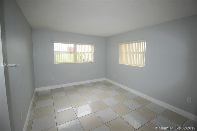 Foto del edificio - 8794 SW 12th St