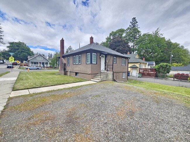 Building Photo - 829 S Ivory St