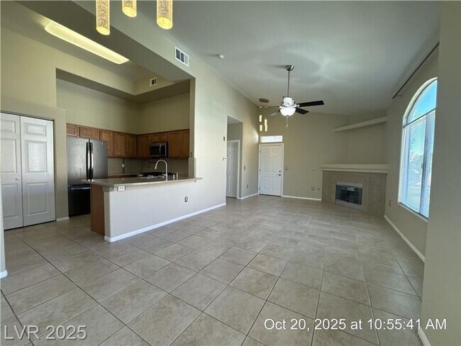 Foto del edificio - MISSION RIDGE SECOND-FLOOR CONDO!!