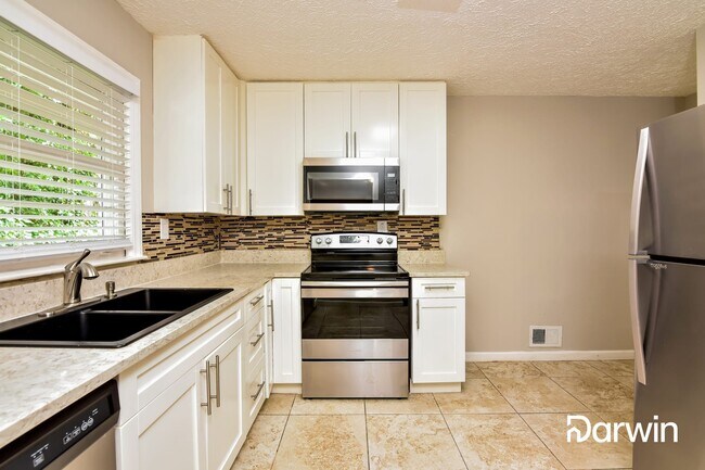 Foto del edificio - 2951 Belvedere Ln, Decatur, GA 30032