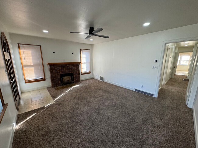 Foto del edificio - 2659 Brinker Ave