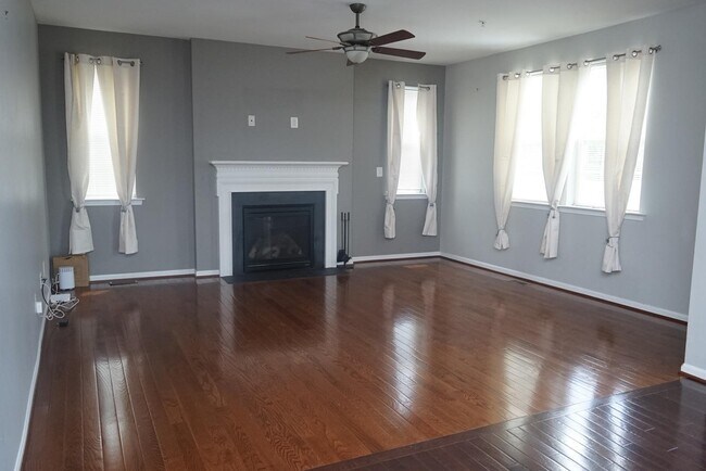 Building Photo - 9820 Leighland Ct