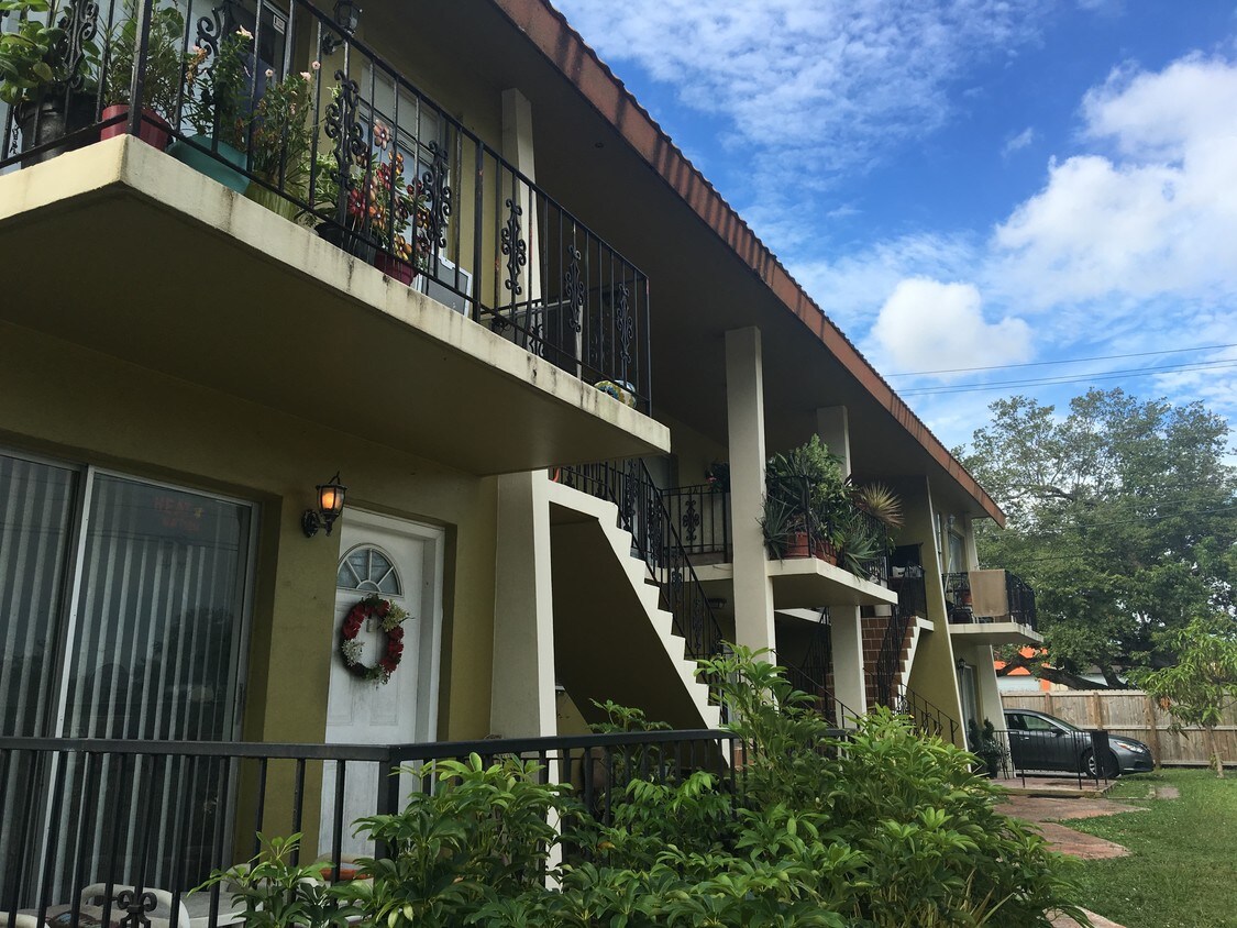 Foto del edificio - 5990 NE 4th Ct