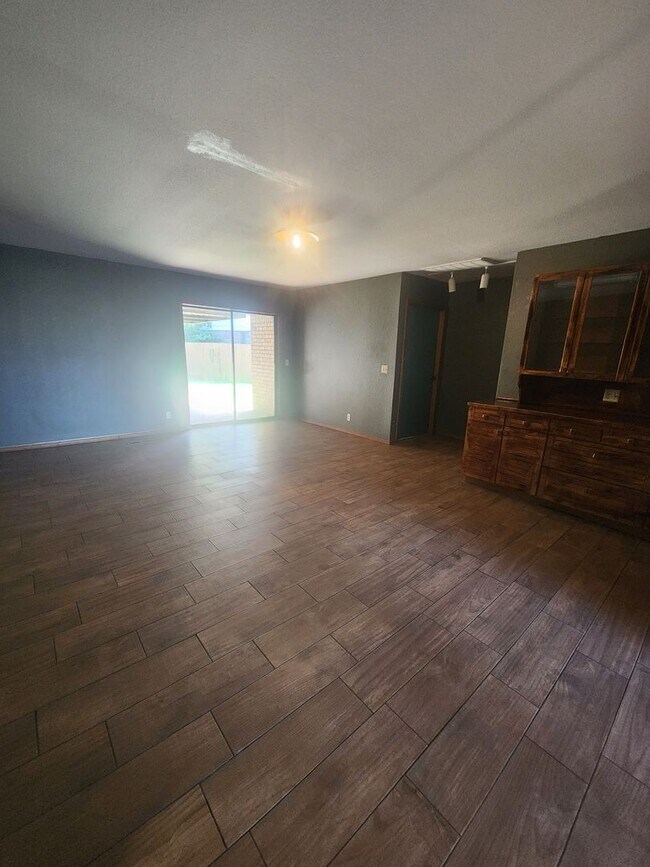Foto del edificio - Large 2800 sq ft home in Purcell!