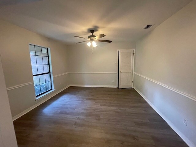 Building Photo - 105 Dewitt Loop