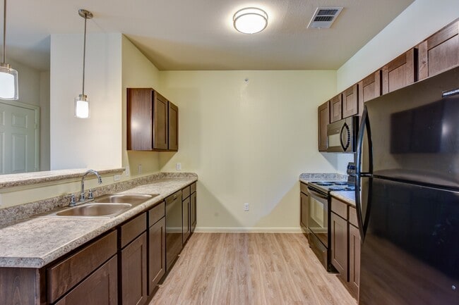 Building Photo - Shadow Ridge Apartment Homes