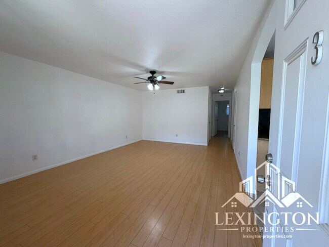 Foto del edificio - Stunning, 2BD/1BA, Condo in the Villaggio Community off Madison Ave. and Auburn Blvd.! ***Move-in...