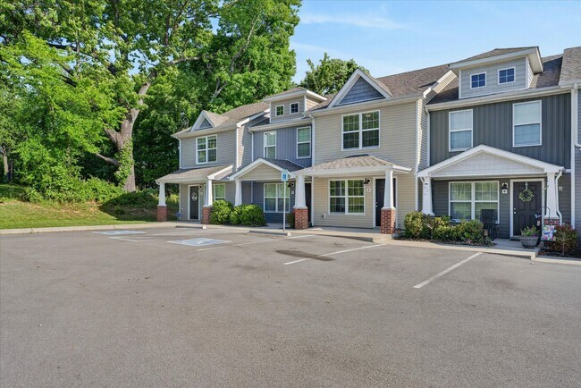 Foto del edificio - The Stowe Court Dog Friendly Condo for rent!