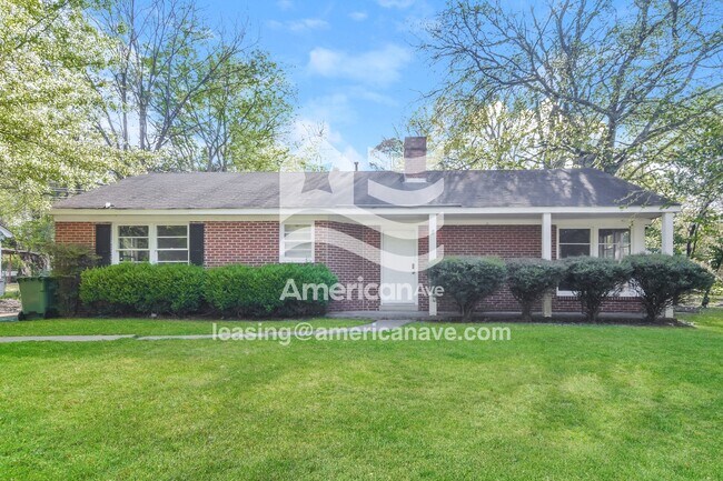 Foto del edificio - 2145 Meadowlane Dr
