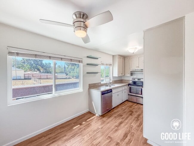 Building Photo - SD: Bright 2BD/2BA Condo in La Mesa with Community Pool, Private Balcony & In-Unit Laundry