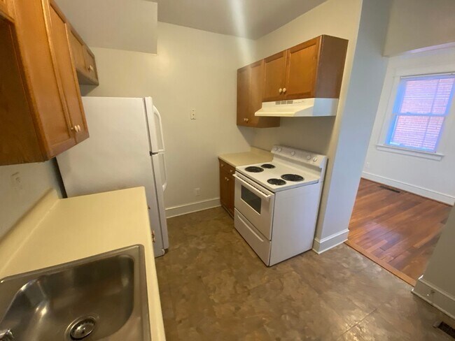 Foto del edificio - Perfect Floorplan! Walltown Duplex with Fenced Yd