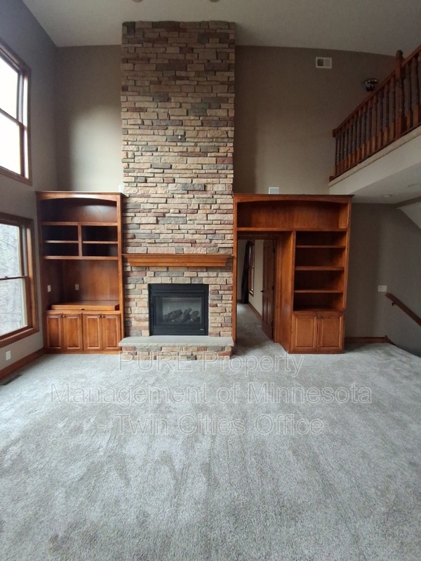 Building Photo - 904 Ridgecrest Dr