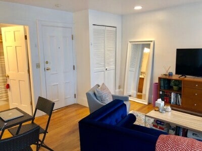 Primary Photo - 521 Columbus Ave