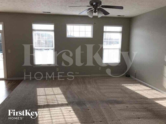 Foto del edificio - 688 Harbor Dr