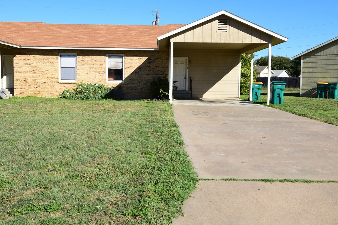 1621 Kelly Dr, Belton, TX 76513 House Rental in Belton, TX
