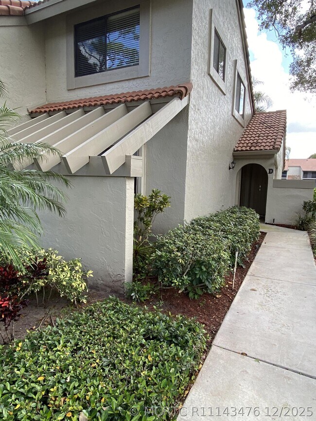 Building Photo - 5621 Coach House Cir