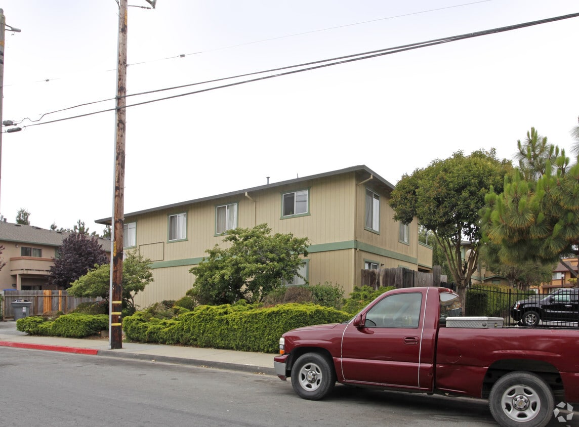 Building Photo - Ridgeview Apartments