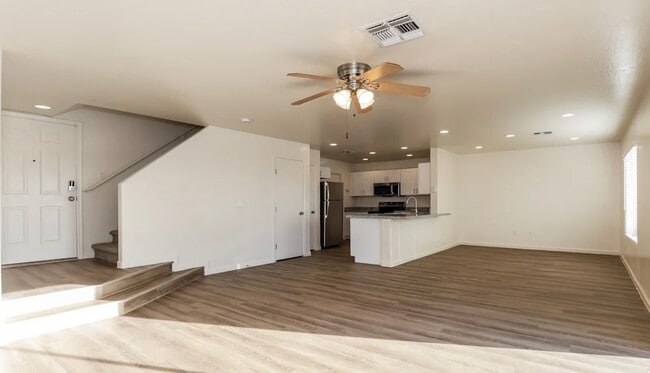 Building Photo - 704 Gibson St