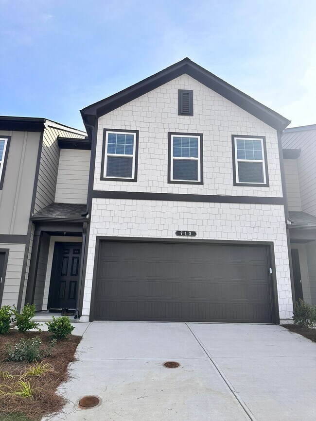 Building Photo - 713 Rhone St