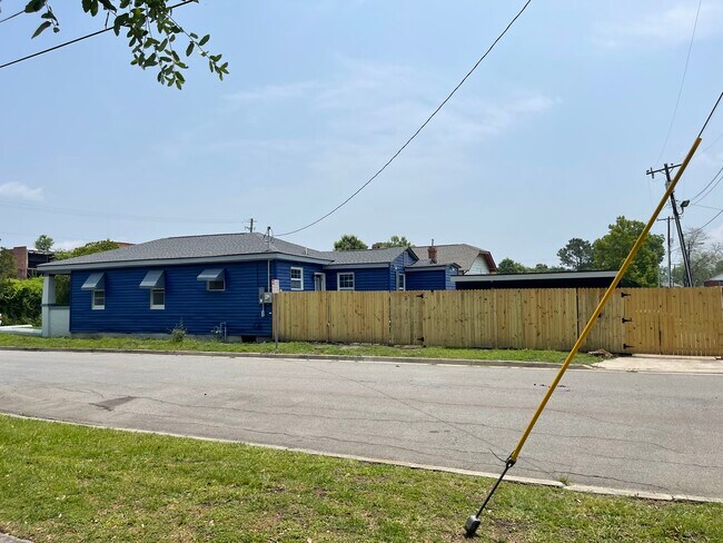 Foto del edificio - 801 Rockefeller St