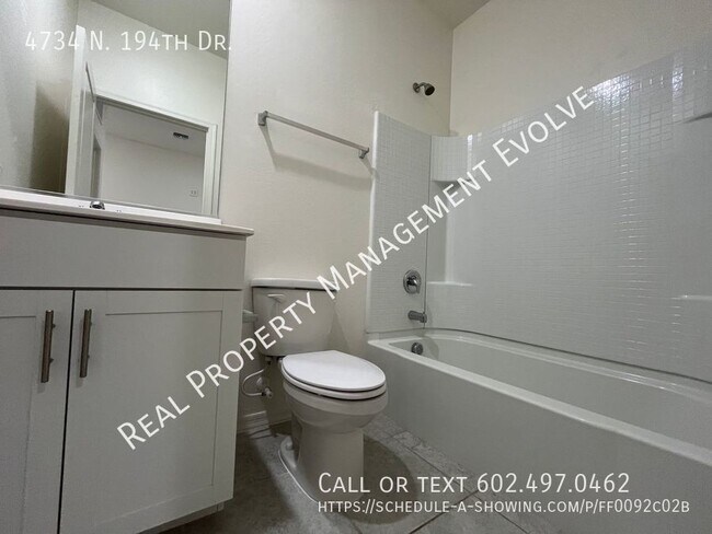 Foto del edificio - MOVE-IN SPECIAL!! TWO WEEKS FREE!!