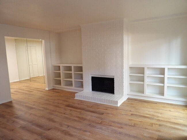 Foto del edificio - 4300 Travis St