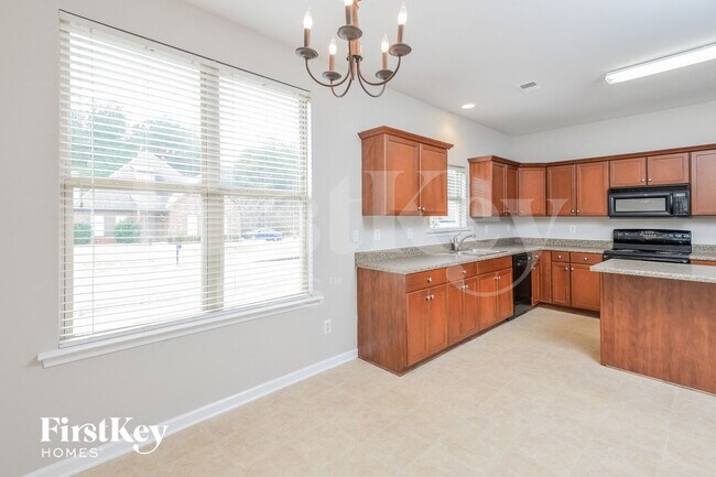 Building Photo - 1000 Medinah Dr