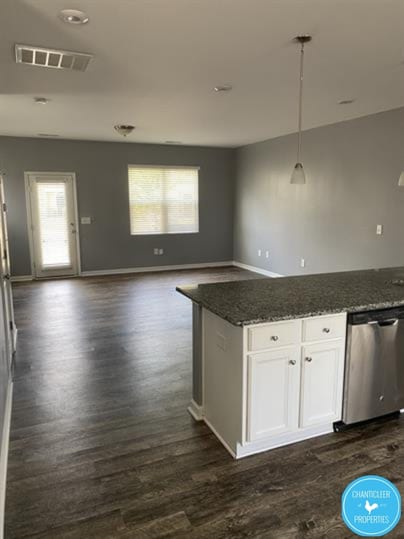 Building Photo - 8960 Commons Townes Dr