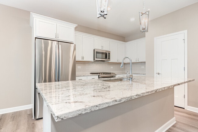 Building Photo - 253 Masters Dr